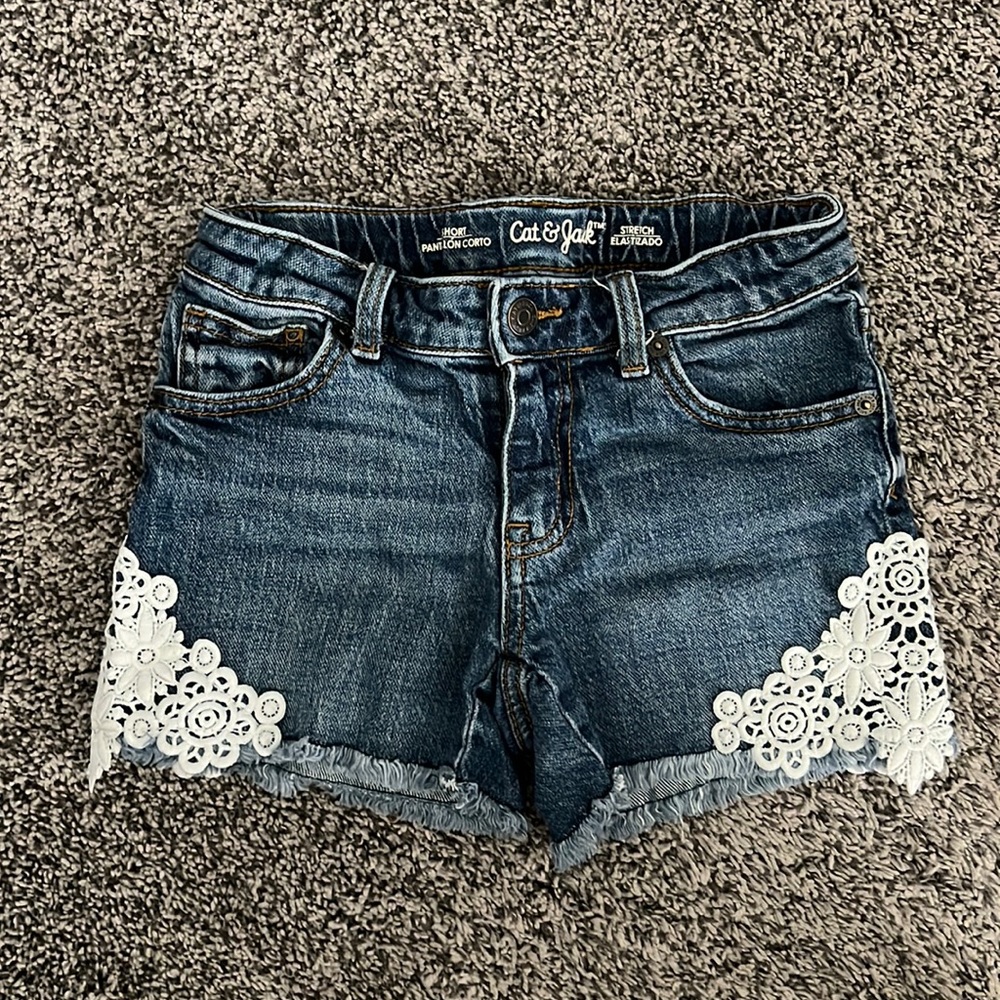 Girls Cat & Jack shorts, size M (7/8)